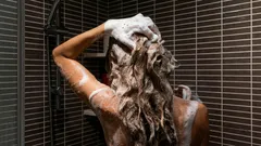 När ska du tvätta håret – på morgonen eller på kvällen? Det här bör du veta