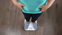 Varför blir magen inte mindre – trots att vågen visar att du går ner i vikt?