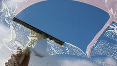 Så får du skinande rena fönster med bara diskmedel och ljummet vatten