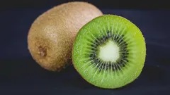 Kan man äta kiwi med skal? Näringsvärdet som få känner till